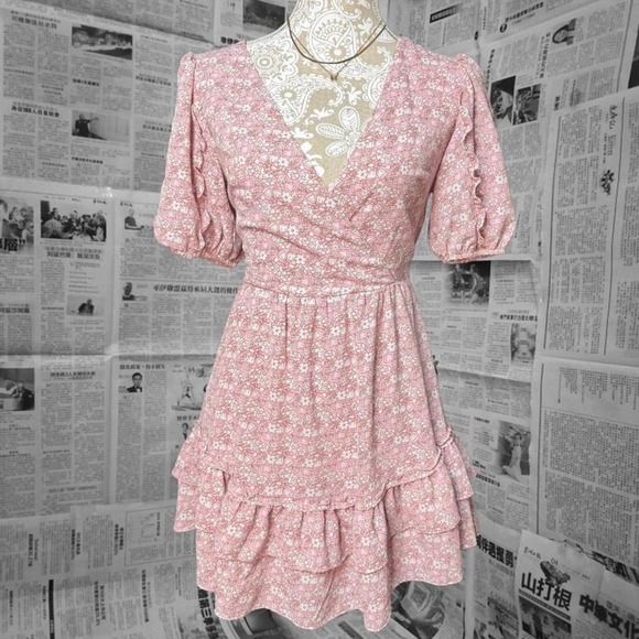 B. Darlin Pink Floral Puff Sleeve Mini Dress Faux Wrap Ruffle Cottagecore 3/4 - Picture 1 of 8